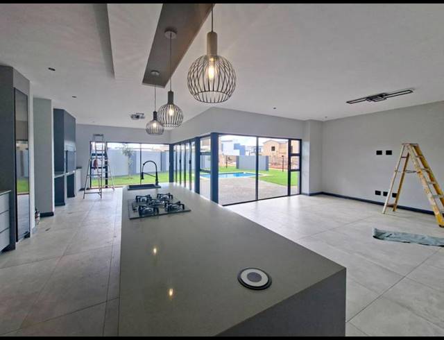 4 BEDROOM HOUSE FOR SALE IN FOUNTAINBROOK ESTATE